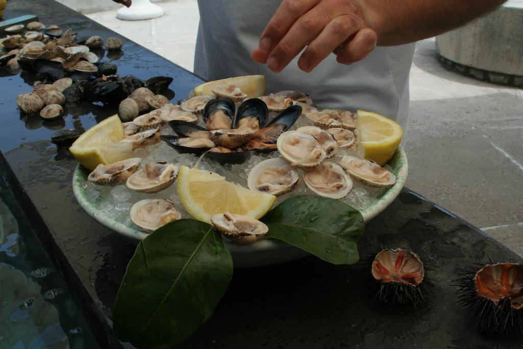 Lo Scoglio Hotel Marina del Cantone ภายนอก รูปภาพ
