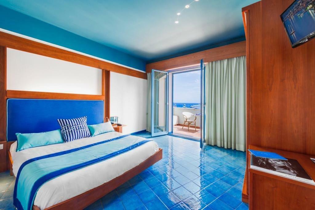 Lo Scoglio Hotel Marina del Cantone ภายนอก รูปภาพ