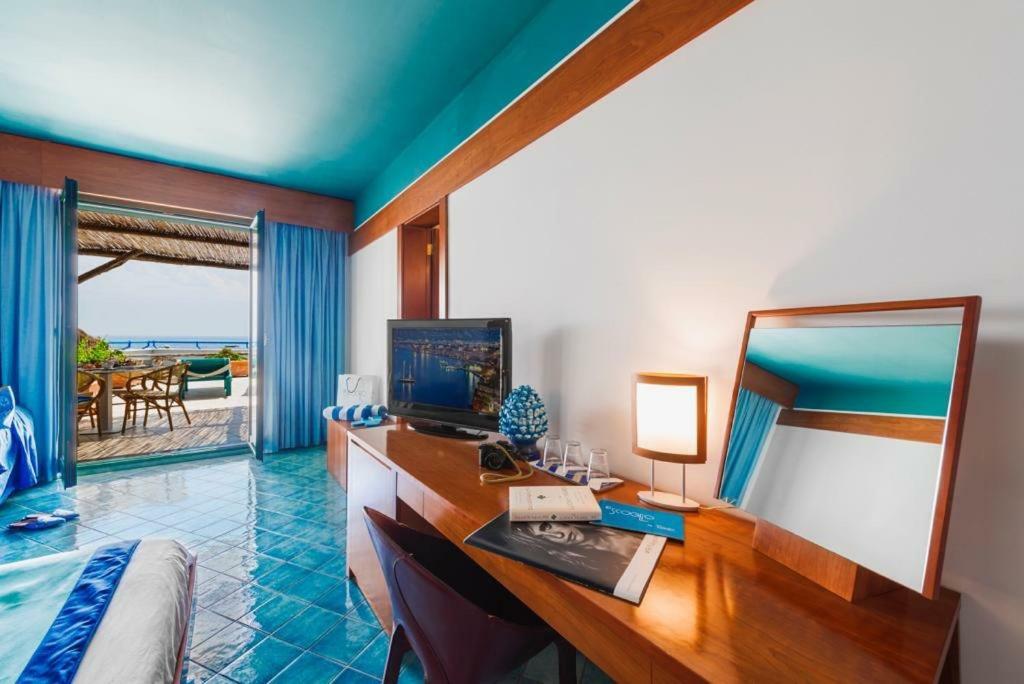 Lo Scoglio Hotel Marina del Cantone ภายนอก รูปภาพ