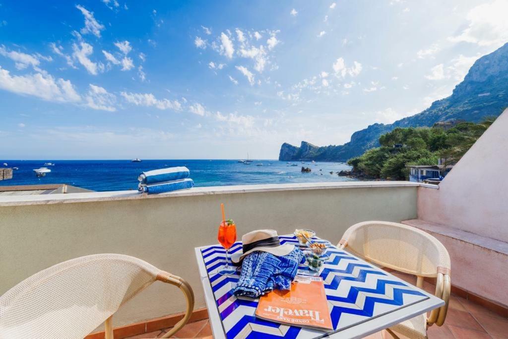 Lo Scoglio Hotel Marina del Cantone ภายนอก รูปภาพ